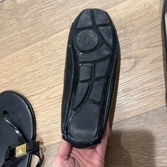 Micheal kors flats - Picture 2 of 2